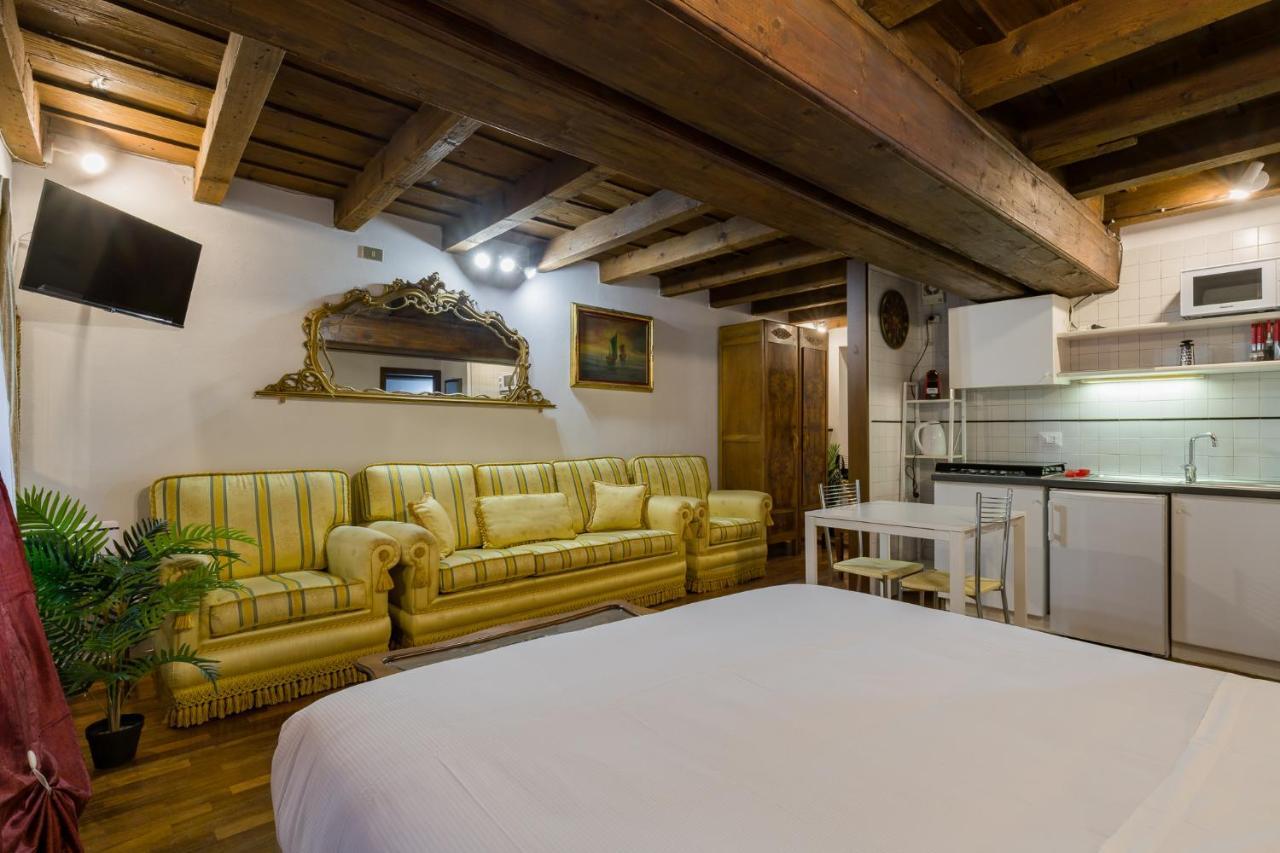 Leoncin D'Oro Apartment Verona Exterior photo